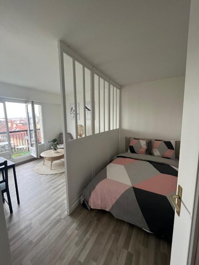 Apartmán Lumineux Studio Avec Balcon / Cosy Flat With Balcony Villejuif Exteriér fotografie